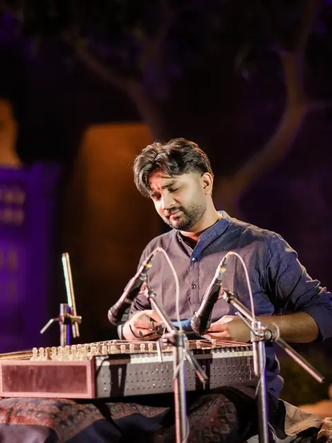 Naved Nawab Khan playing santoor